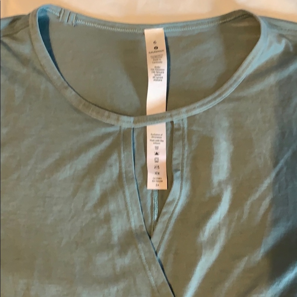Lululemon top - Picture 2 of 3